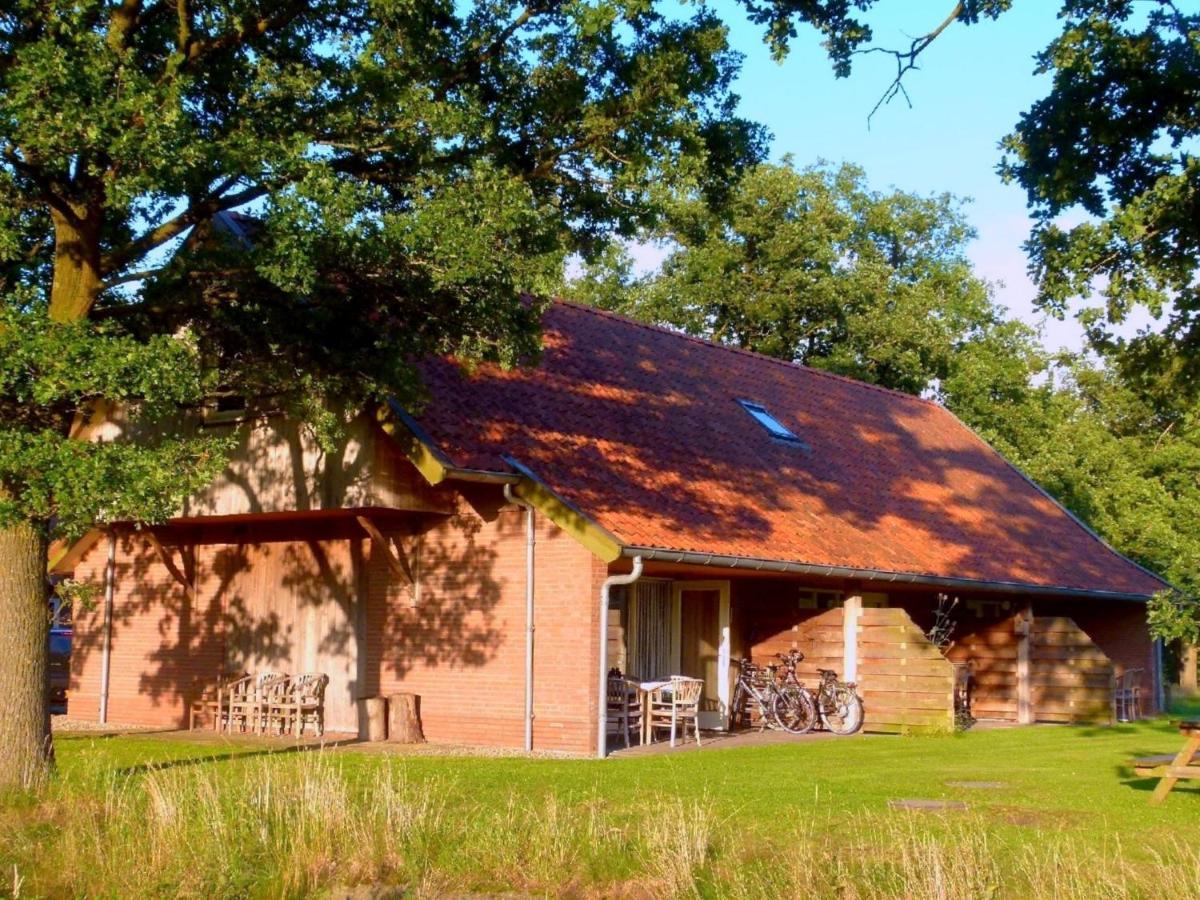 Peaceful Holiday Home With Roofed Terrace Geesteren  Rom bilde