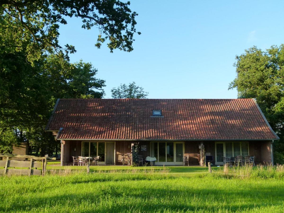 Peaceful Holiday Home With Roofed Terrace Geesteren  Eksteriør bilde